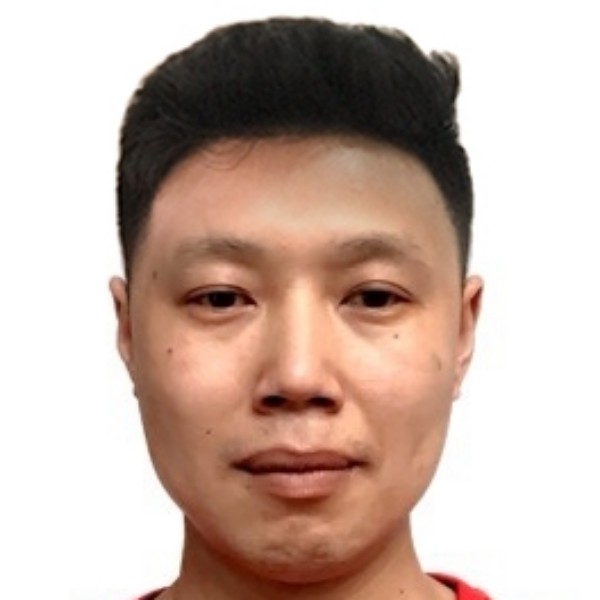 稳重拿爱情的照片