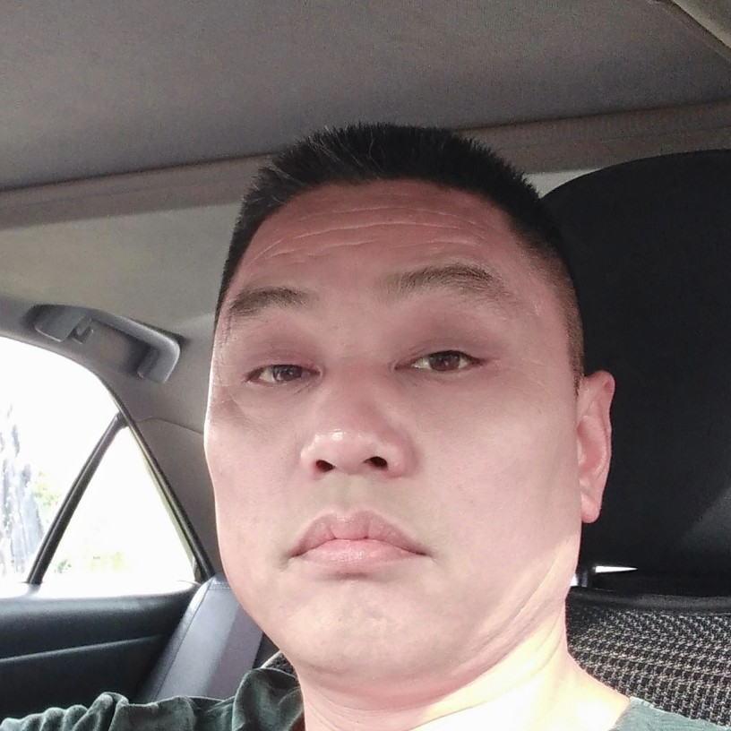 黑裤用开放的照片