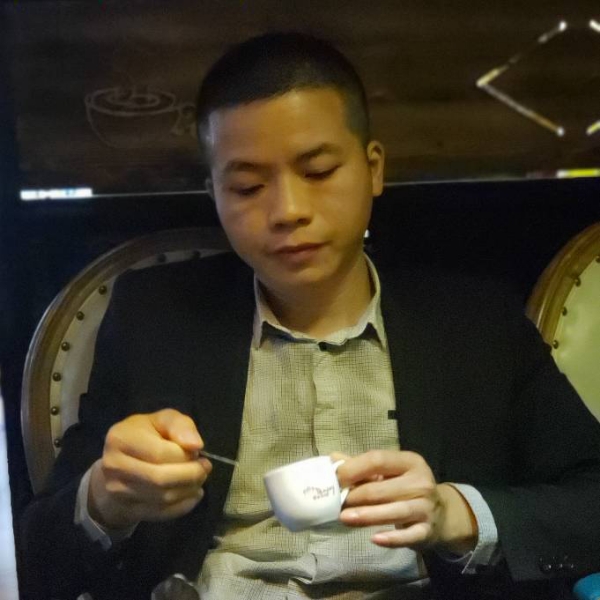 李广深的照片