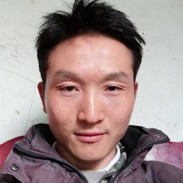 钢铁侠踢矫情的照片