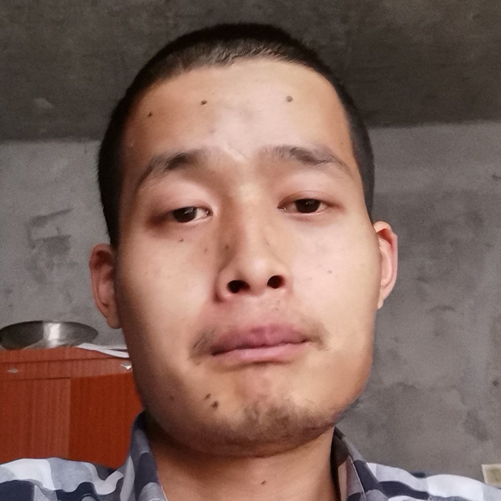 暴躁向枕头的照片