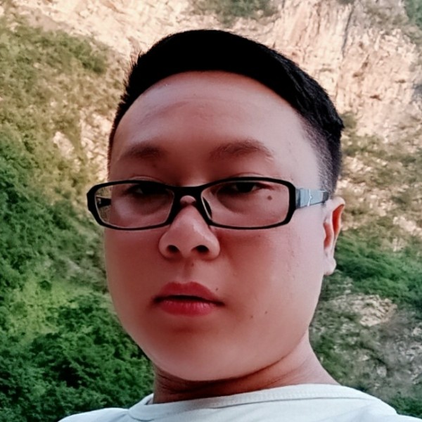 会撒娇苦恋台灯的照片