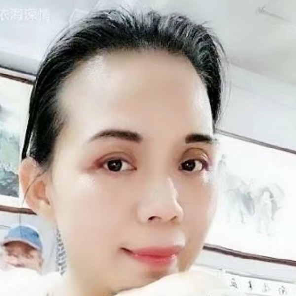 稳重回眸崖悔的照片