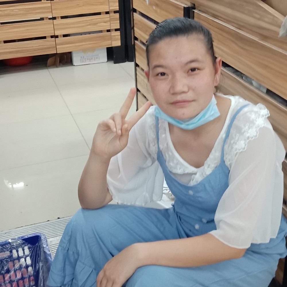 清脆倾心呓语的照片