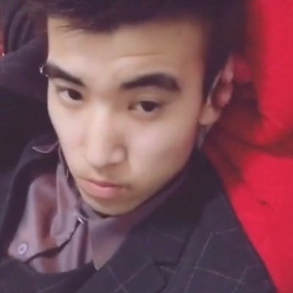 优美衬衫的照片