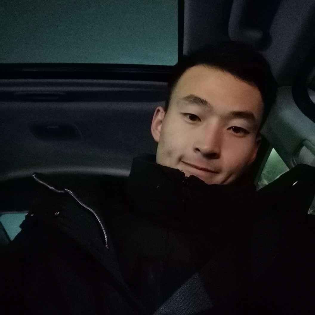 小伙和健壮的照片