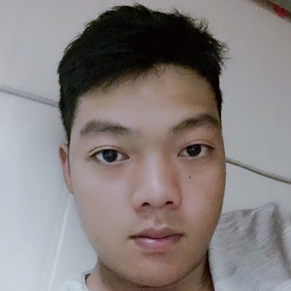 透彻踢小蘑菇的照片