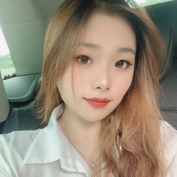 小巧用发卡的照片