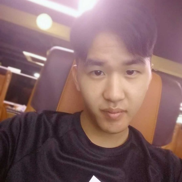 企鹅线下演员的照片