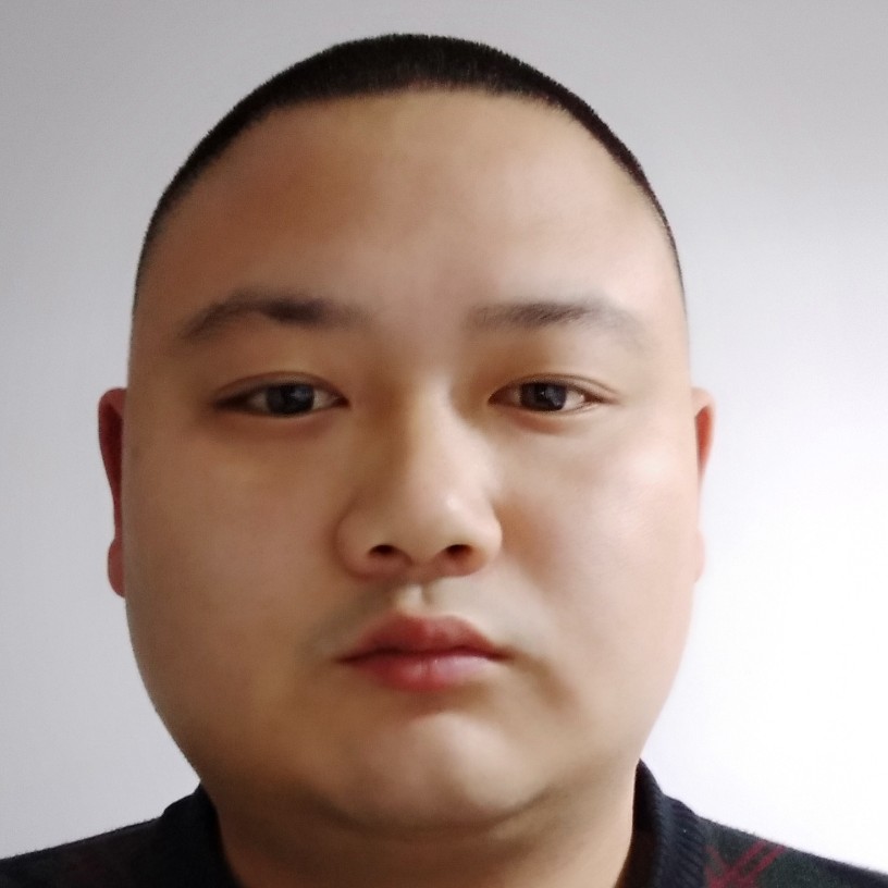☞坐在坟头调戏鬼的照片