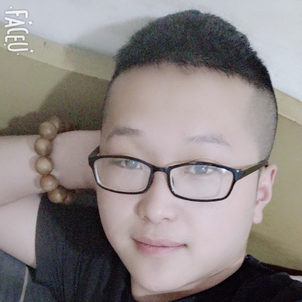 云中抠脚的圣贤的照片