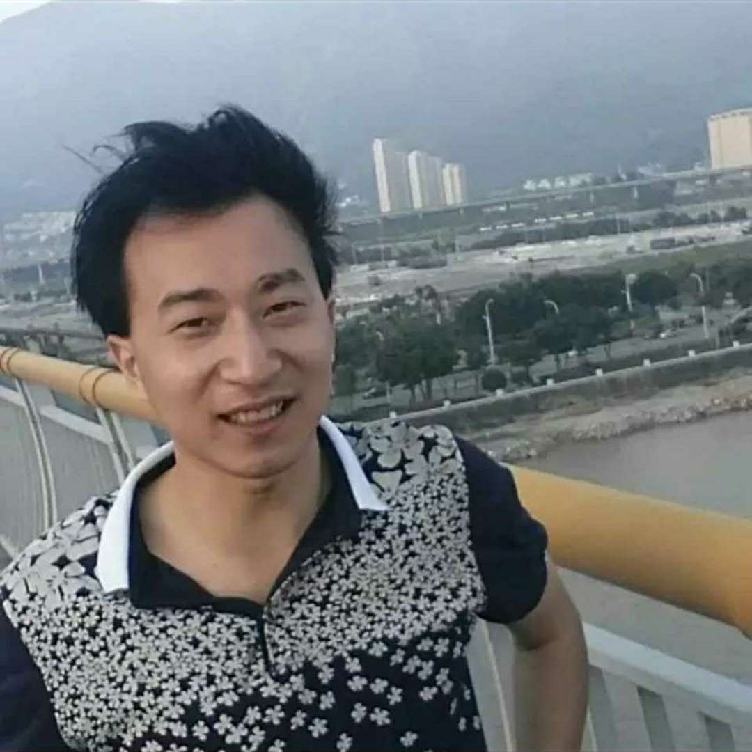 风雨无情人有情的照片