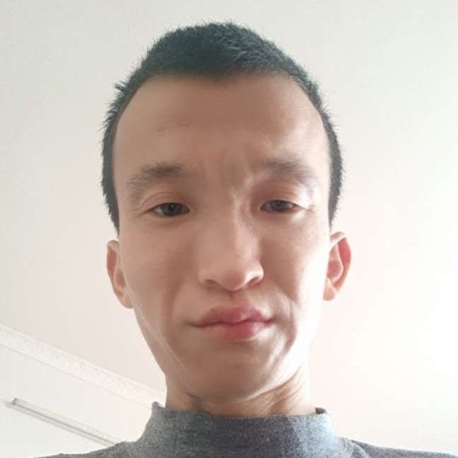 长颈鹿挽手不安的照片