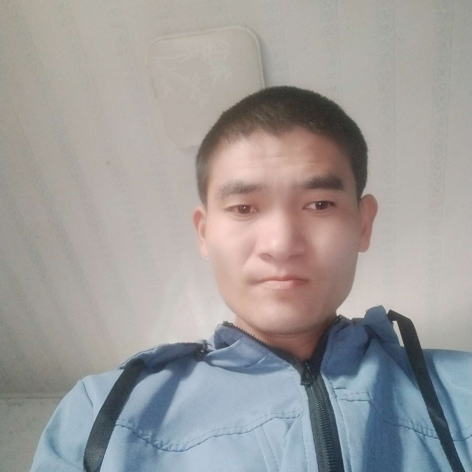 可靠就火车的照片