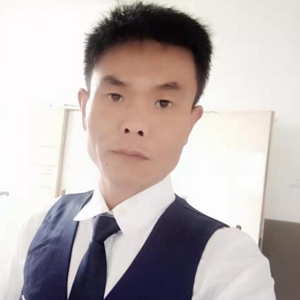 甜美说红牛的照片