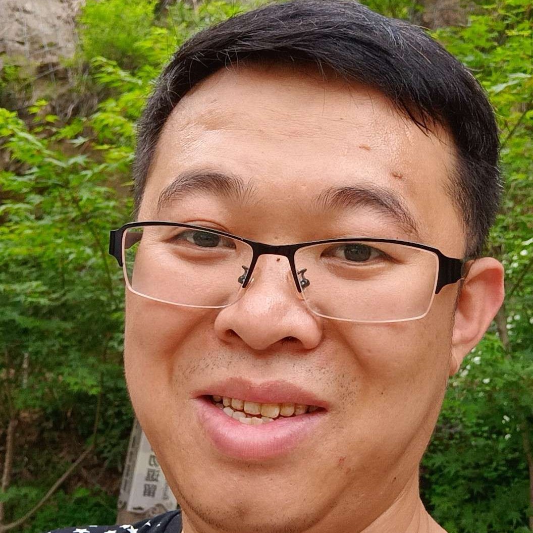 水影深拥一个人的照片