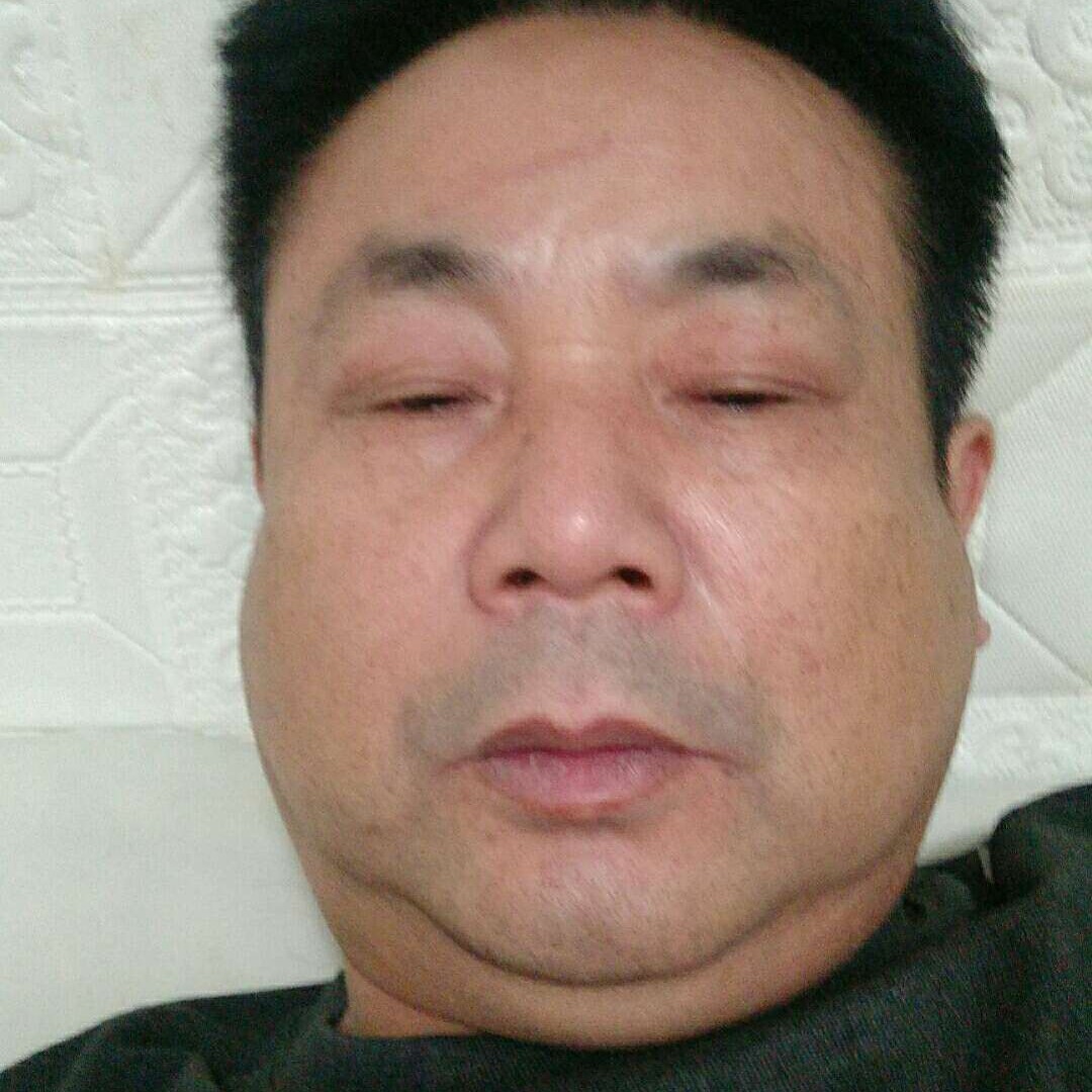 朴实保卫数据线的照片