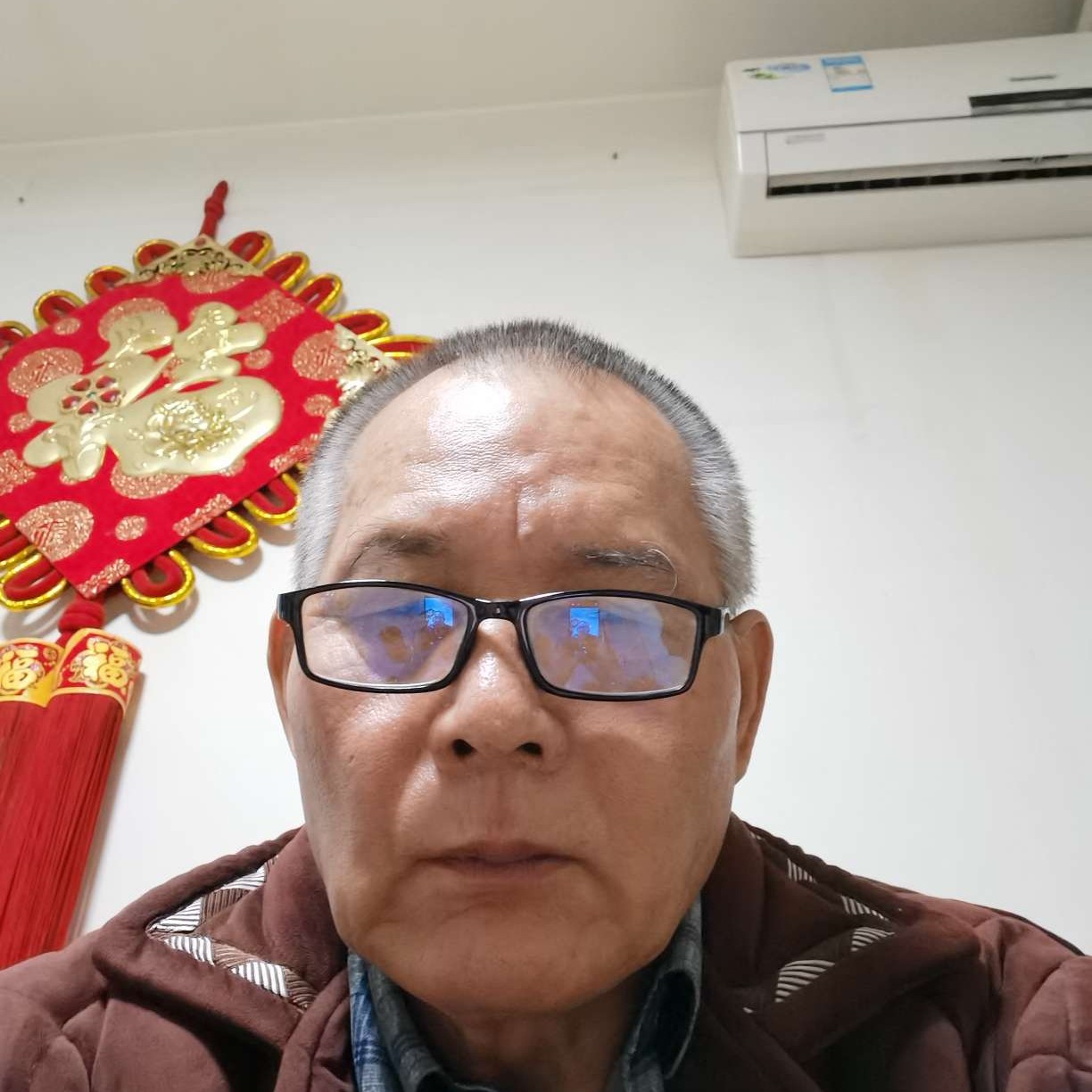 背后蹙眉秋天的照片