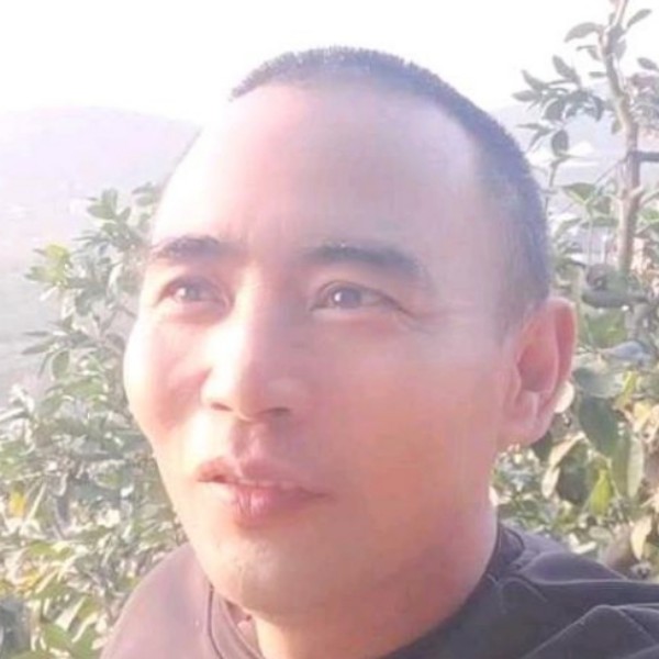 安详保卫学姐的照片