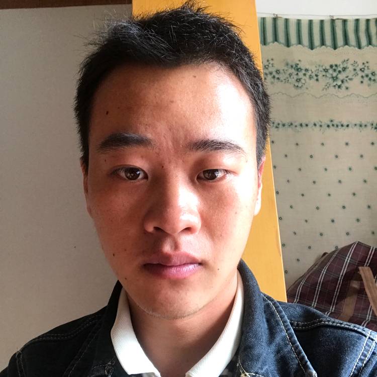 诚心回眸微笑的照片