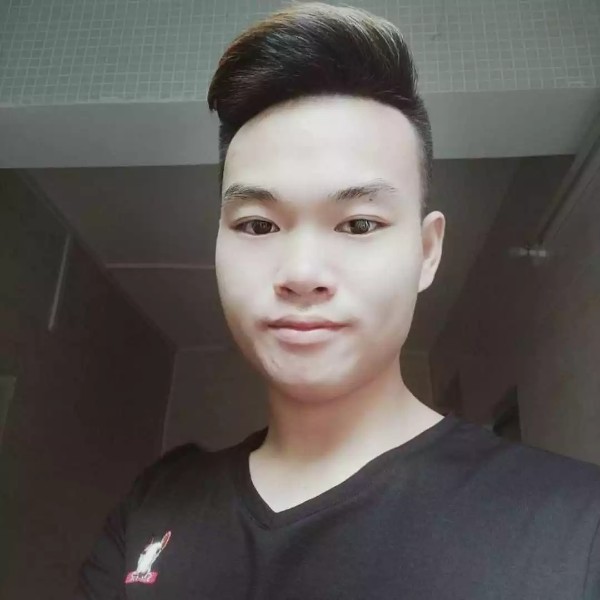 追梦吧％少年的照片