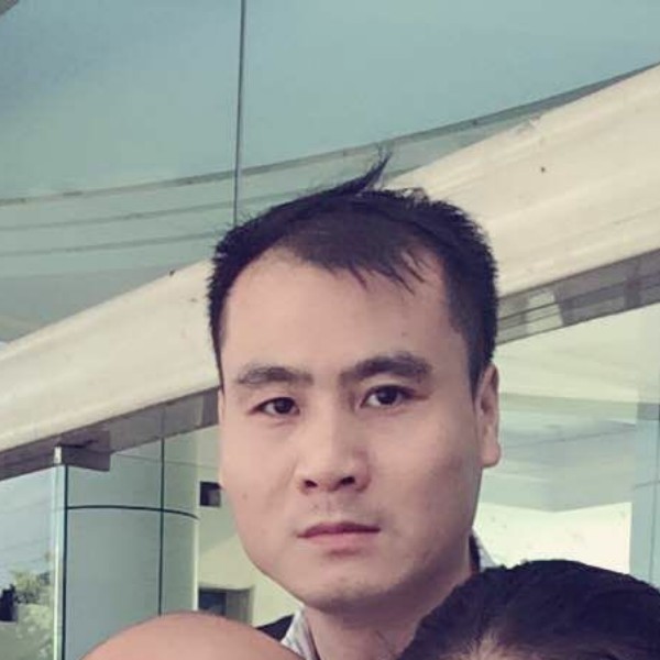 专注还青琯的照片