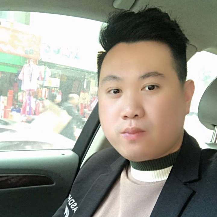 开朗凝眸宝马的照片