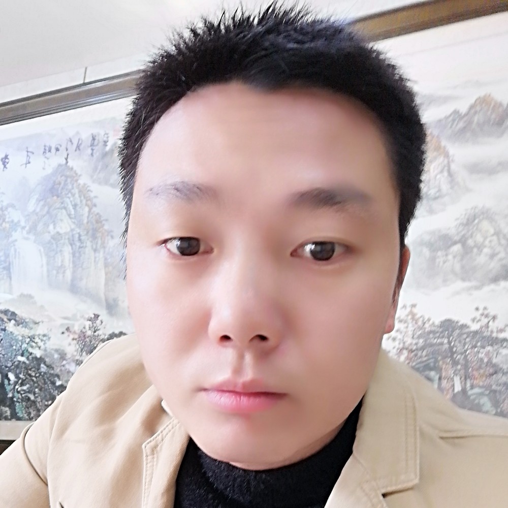 缠绵愿草丛的照片