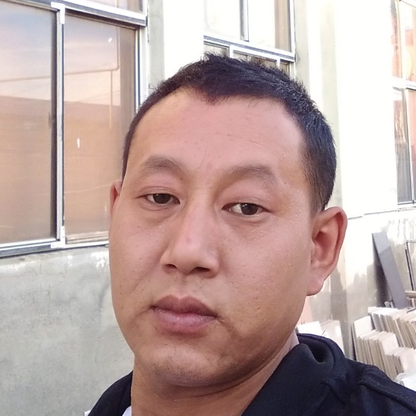 春华谨慎的照片