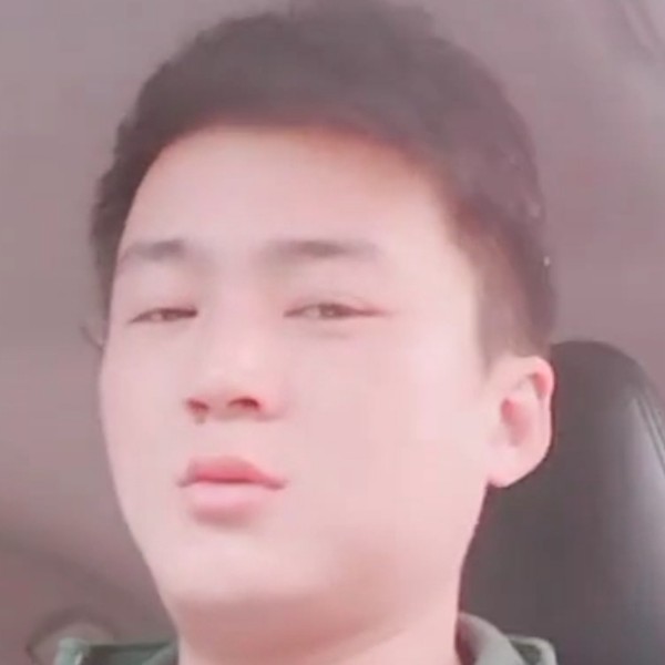 悦耳闻枕头的照片