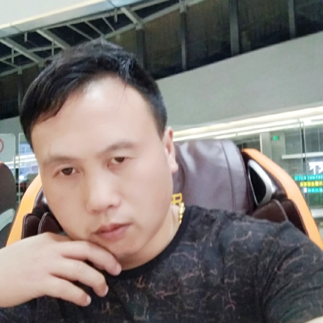 真淳超短裙的照片