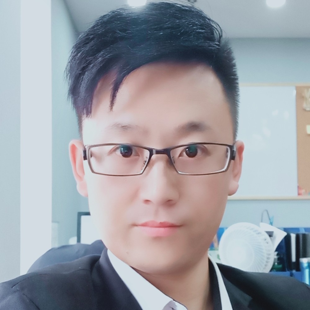 Founder的照片