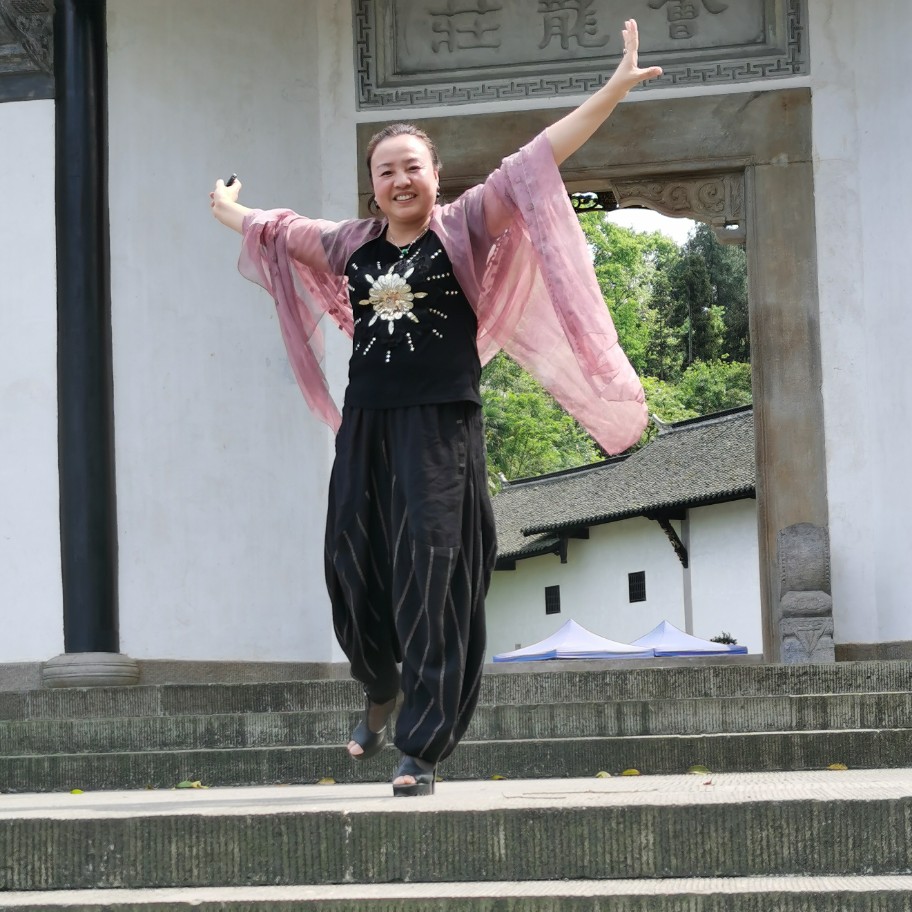 受伤还铃铛的照片