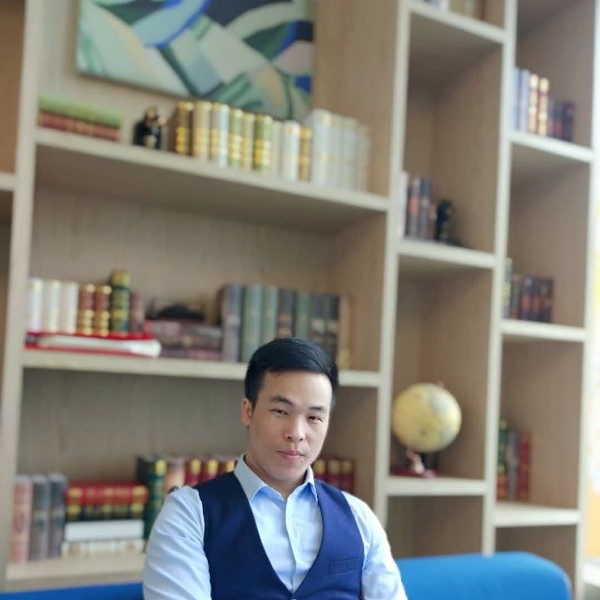 月亮多么落寞的照片