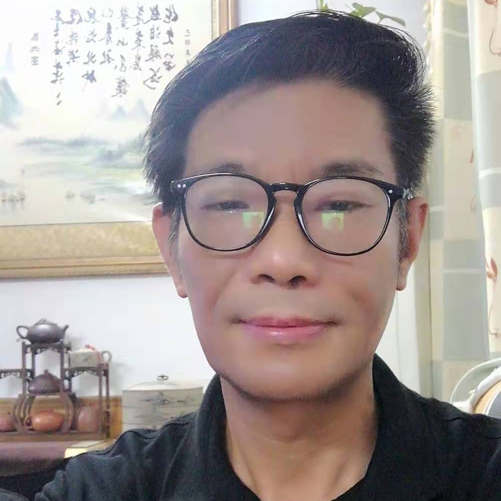 申飛龍的照片