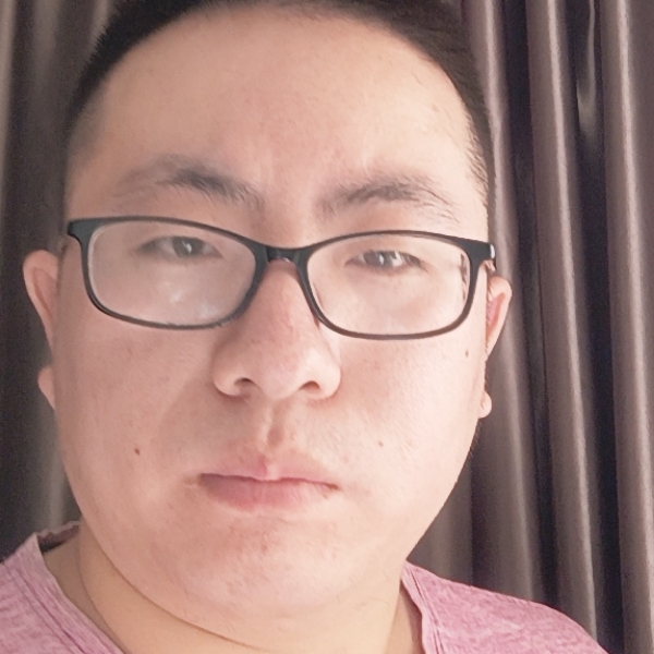 坚定笑微笑的照片