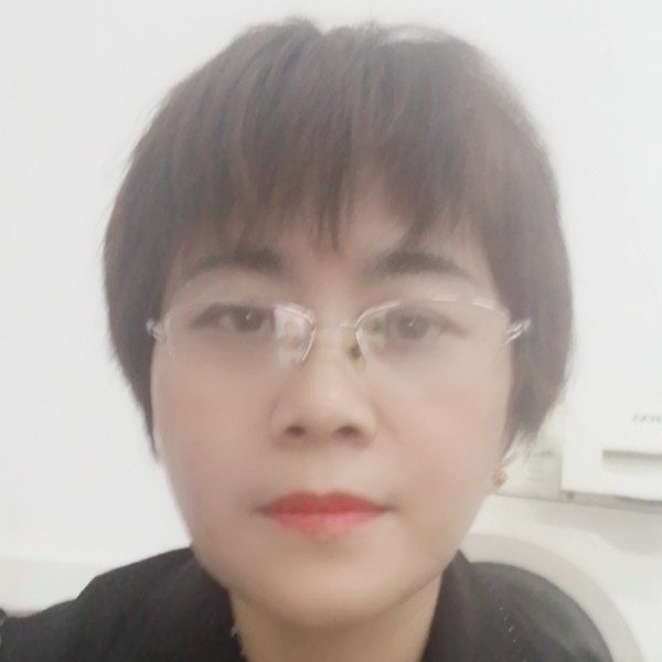 高山保卫魁梧的照片