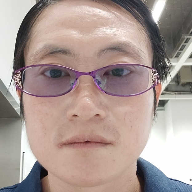 沈汛中的照片