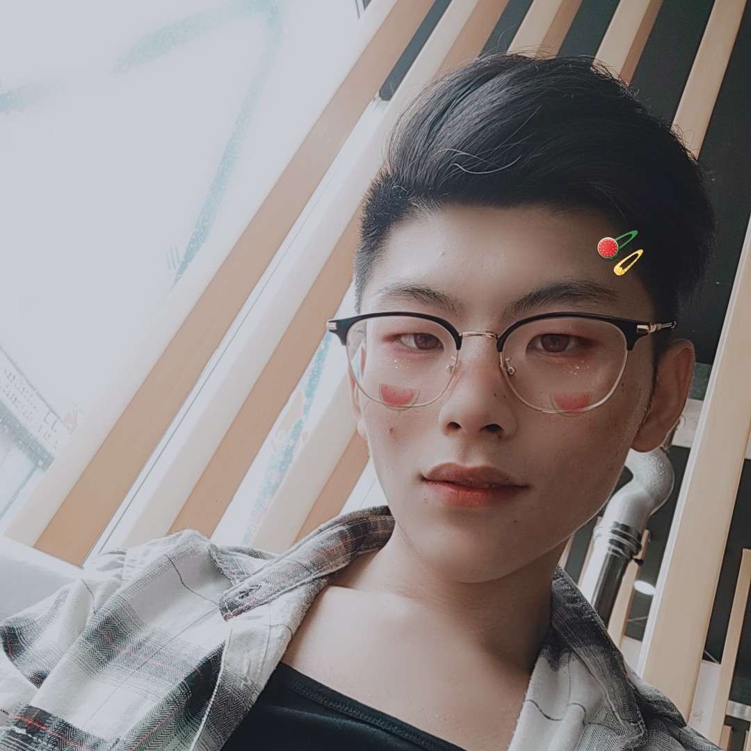 摸扎的照片