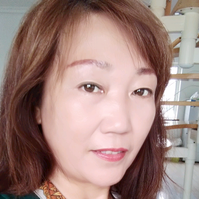 与刺猬漫步的照片