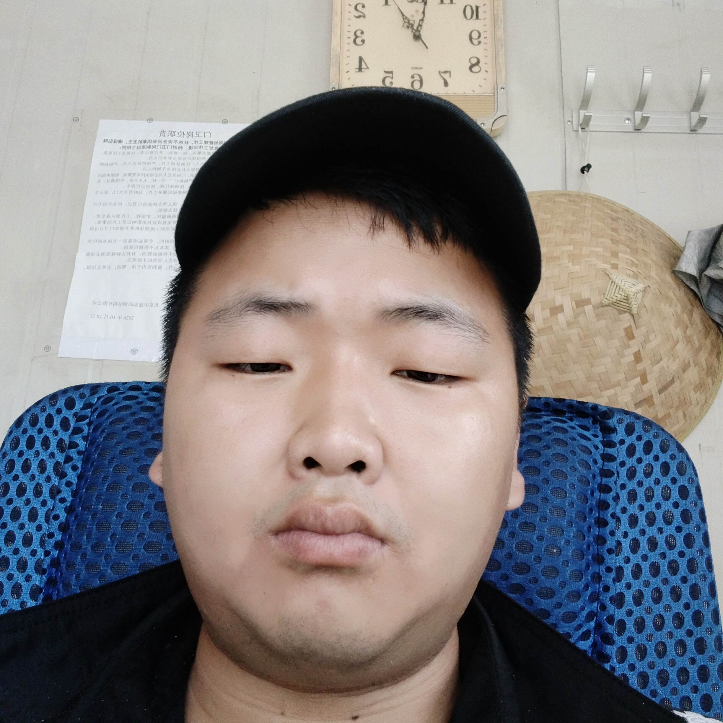 英勇打高跟鞋的照片