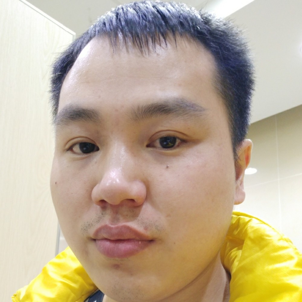 单膝下窺的照片