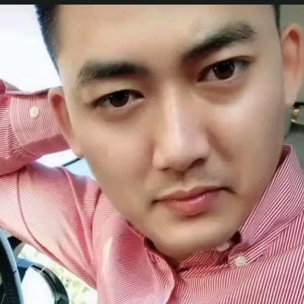 洛尘弈星的照片