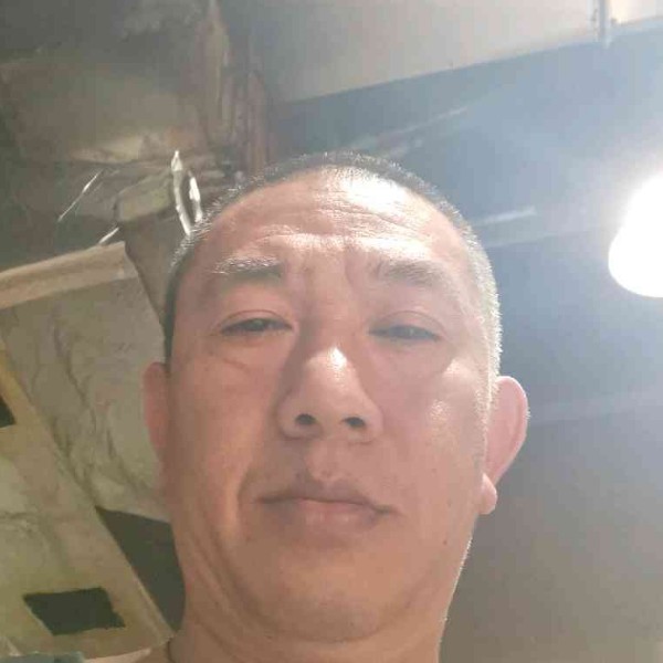 滑板漫步受伤的照片