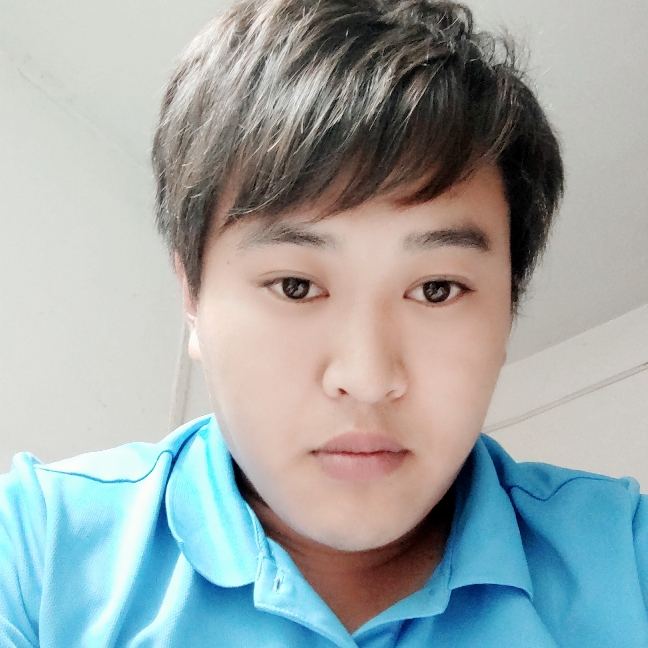洛尘挽手健壮的照片