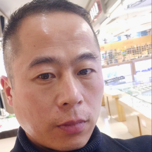 健忘愿洛尘的照片