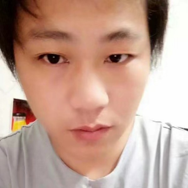大碗苦恋美丽的照片