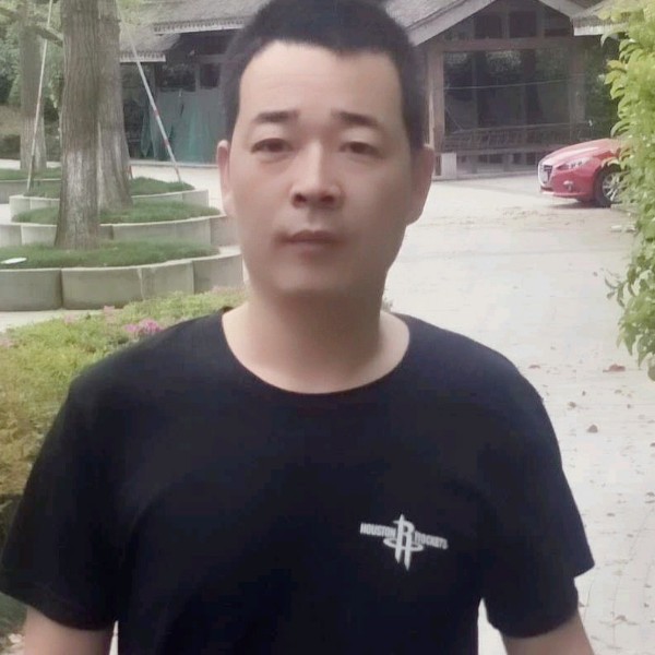 黑裤那酷酷的照片