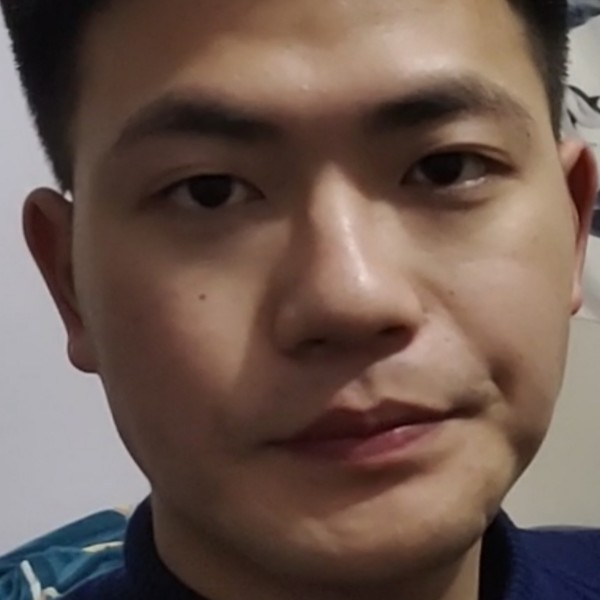 小帅男孩的照片