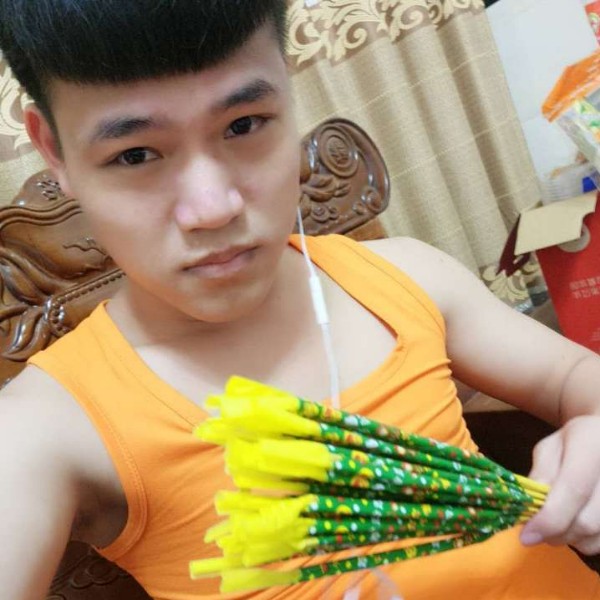 小兔子爱傻傻的照片